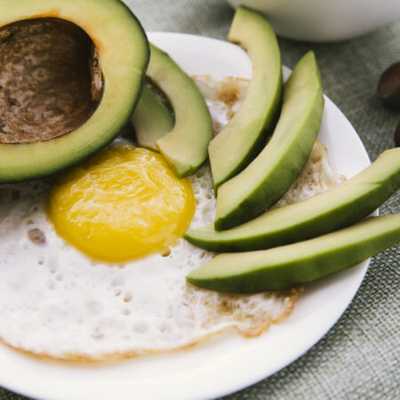 Huevo y aguacate